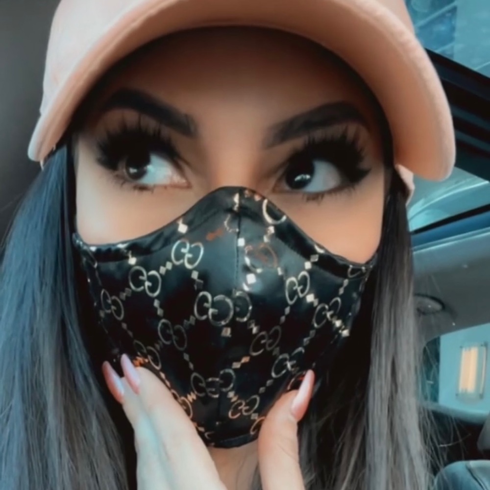 Gg satin mask